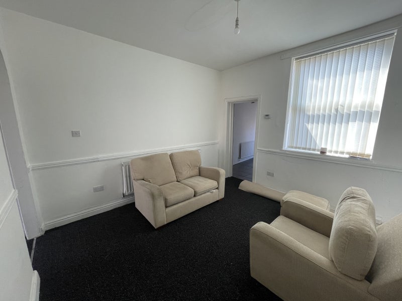 Room Toll End Road in Sandwell