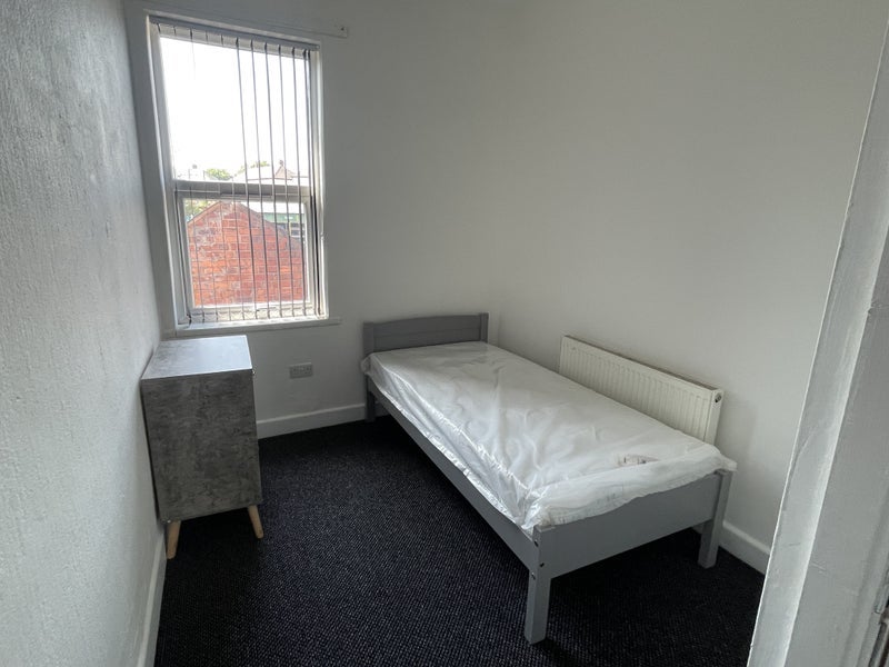 Room Toll End Road in Sandwell