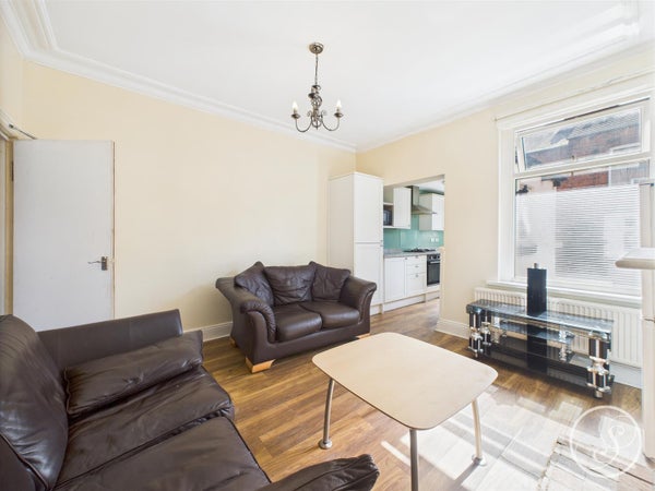 House Ecclesburn Road in Leeds