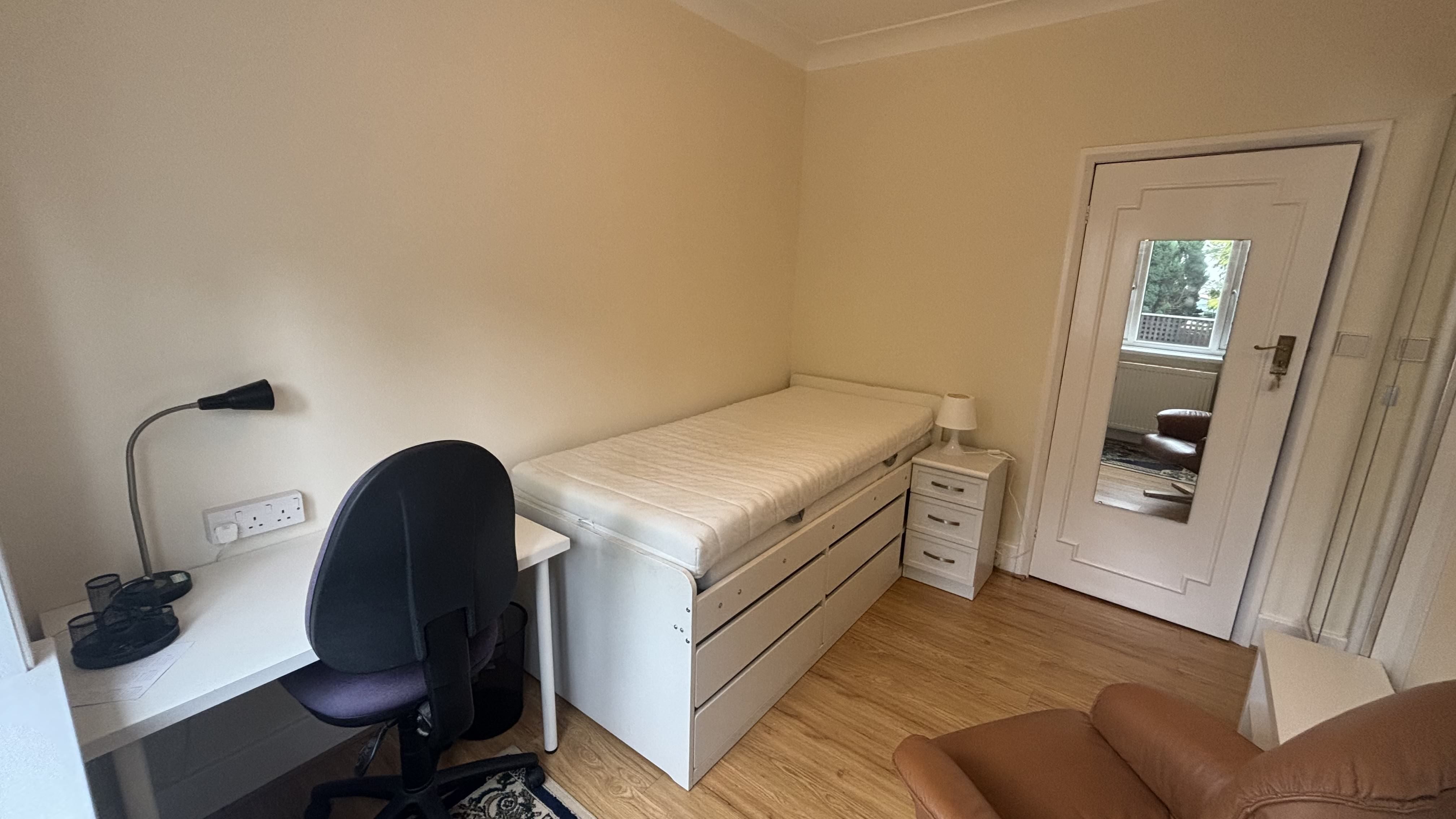 Room Thorntree Drive in Newcastle upon Tyne