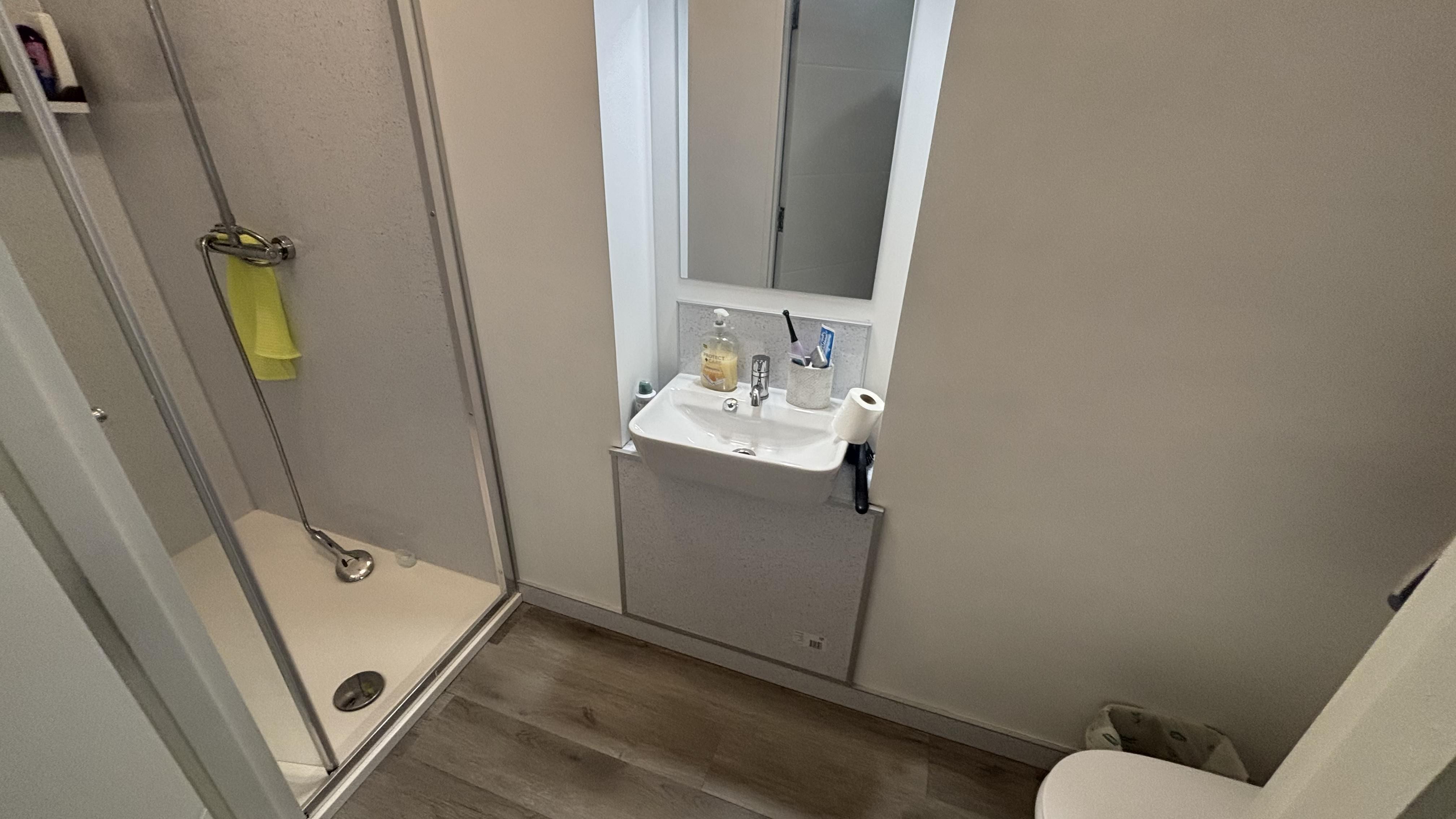 Room Thorntree Drive in Newcastle upon Tyne