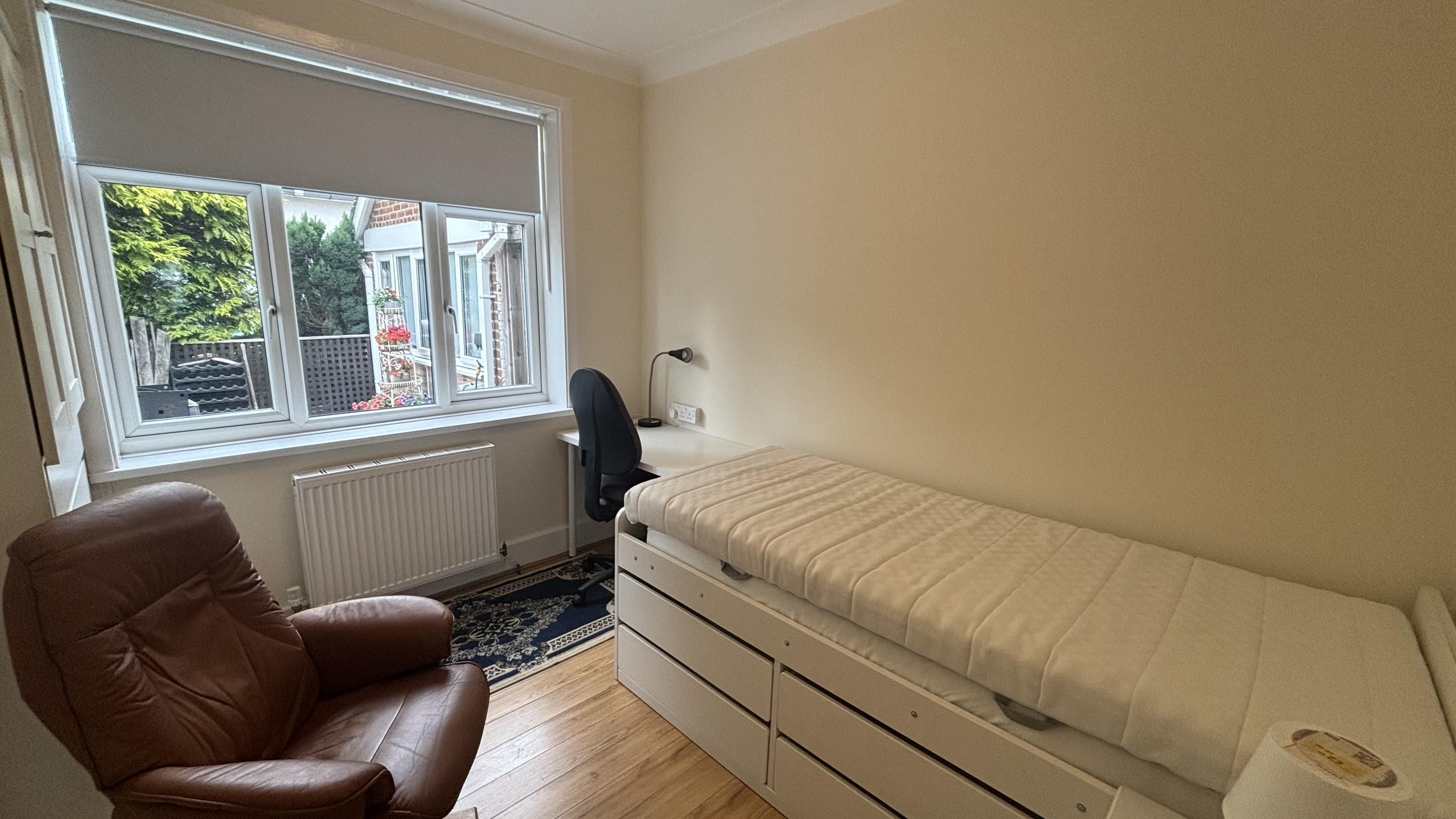 Room Thorntree Drive in Newcastle upon Tyne