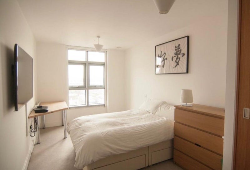 Room Barking Road in Greater London