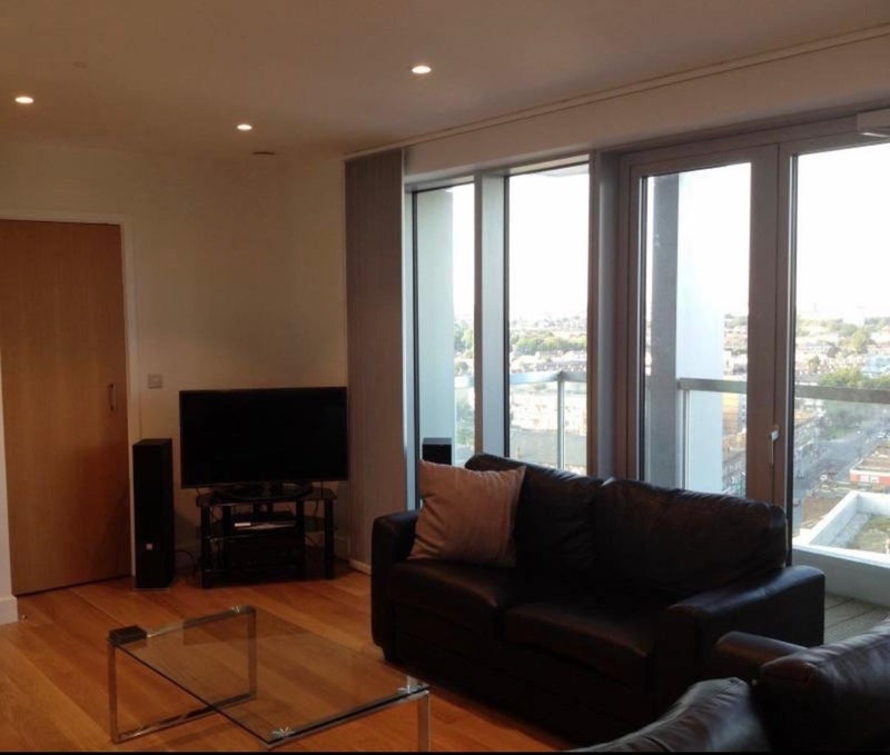 Room Barking Road in Greater London