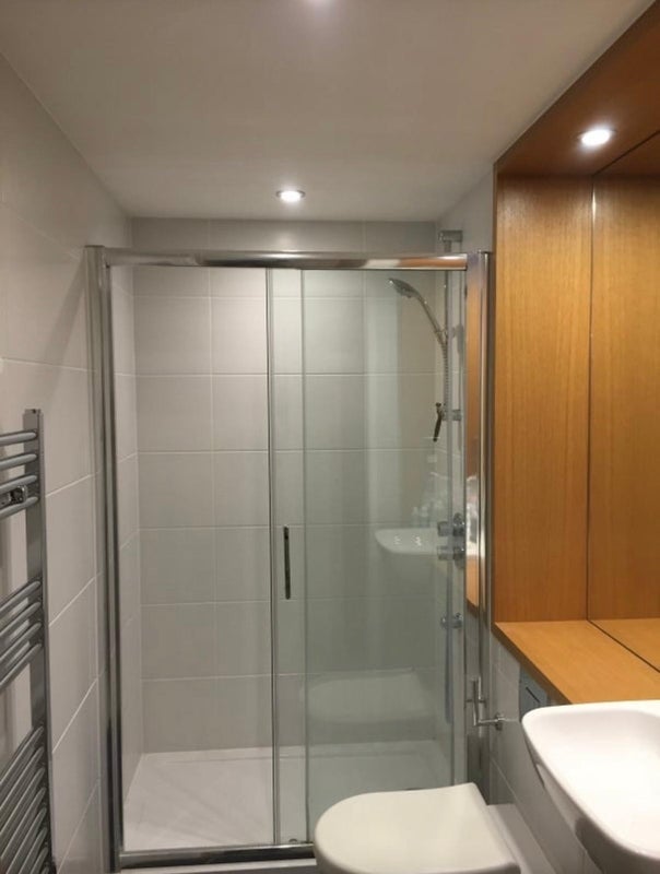 Room Barking Road in Greater London