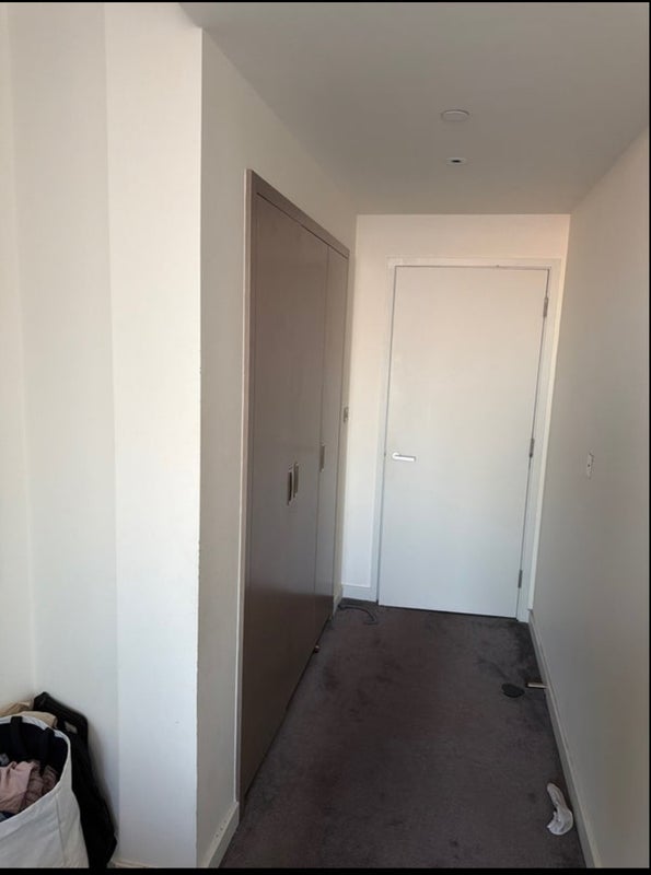 Room Biscayne Avenue in Greater London