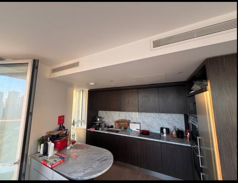 Room Biscayne Avenue in Greater London