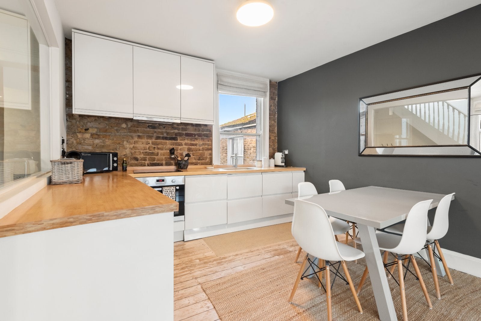 Flat Edenvale Street in Greater London