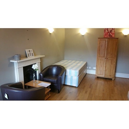 Flat Clanricarde Gardens in Greater London
