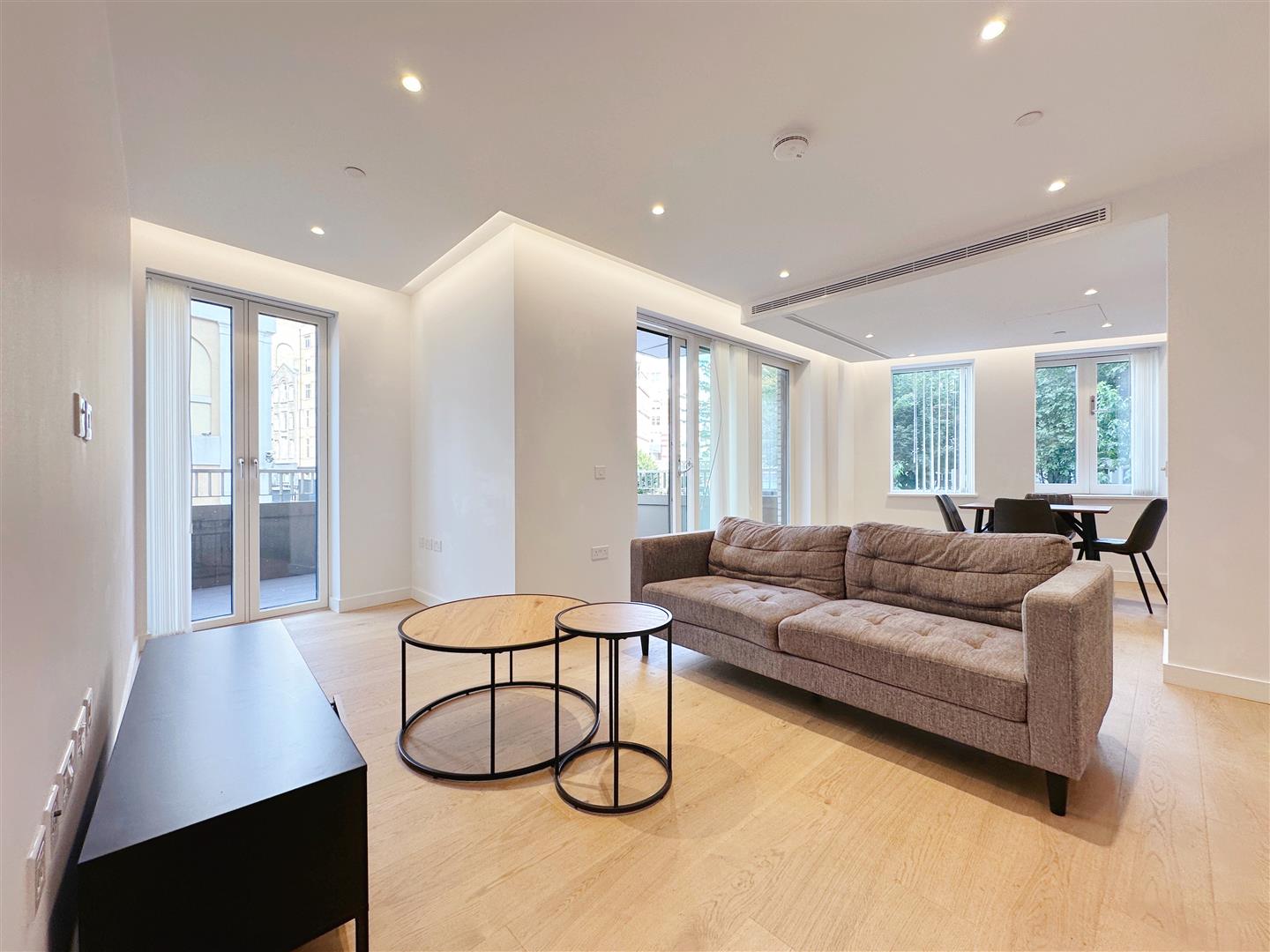 Flat Mount Pleasant in Greater London