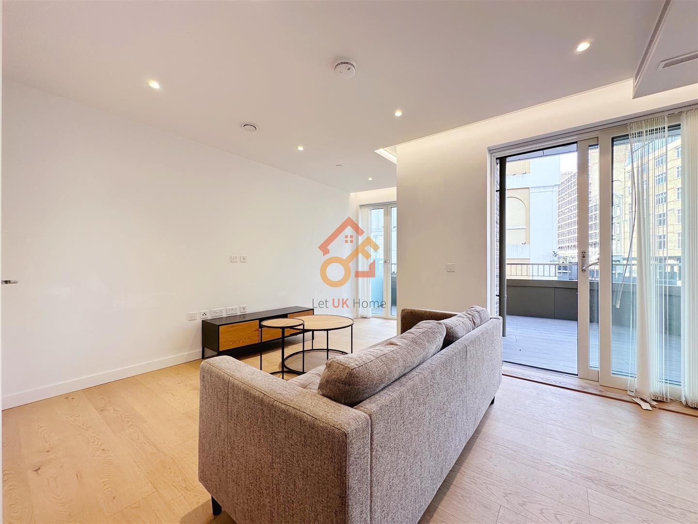 Flat Mount Pleasant in Greater London