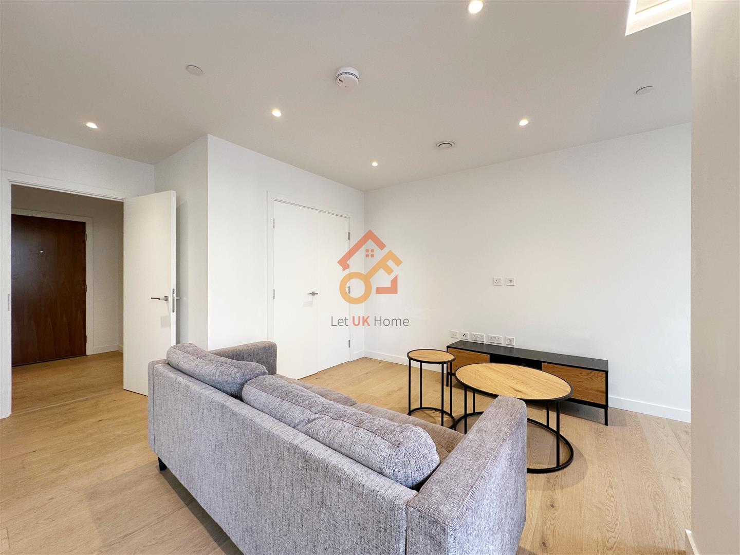 Flat Mount Pleasant in Greater London