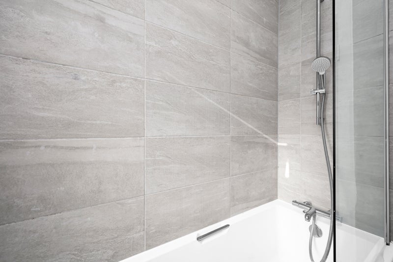 Room Empire Way in Greater London