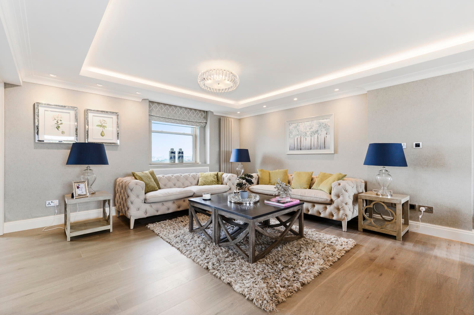 Flat Boydell Court in Greater London