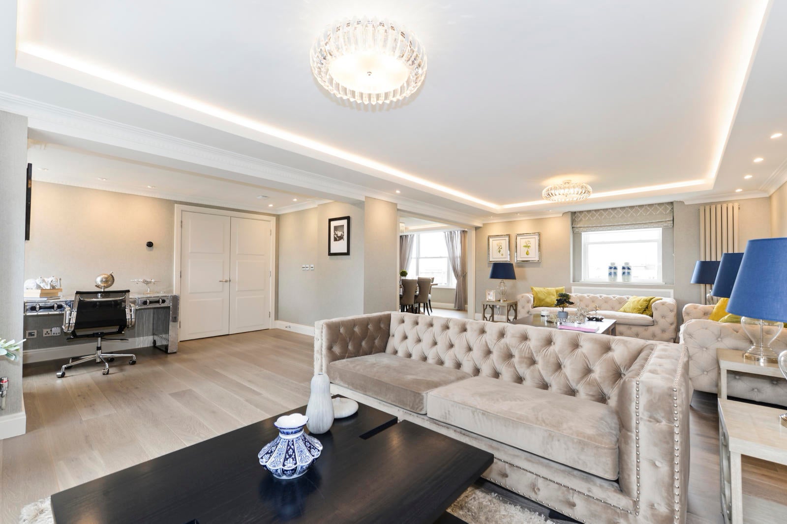 Flat Boydell Court in Greater London