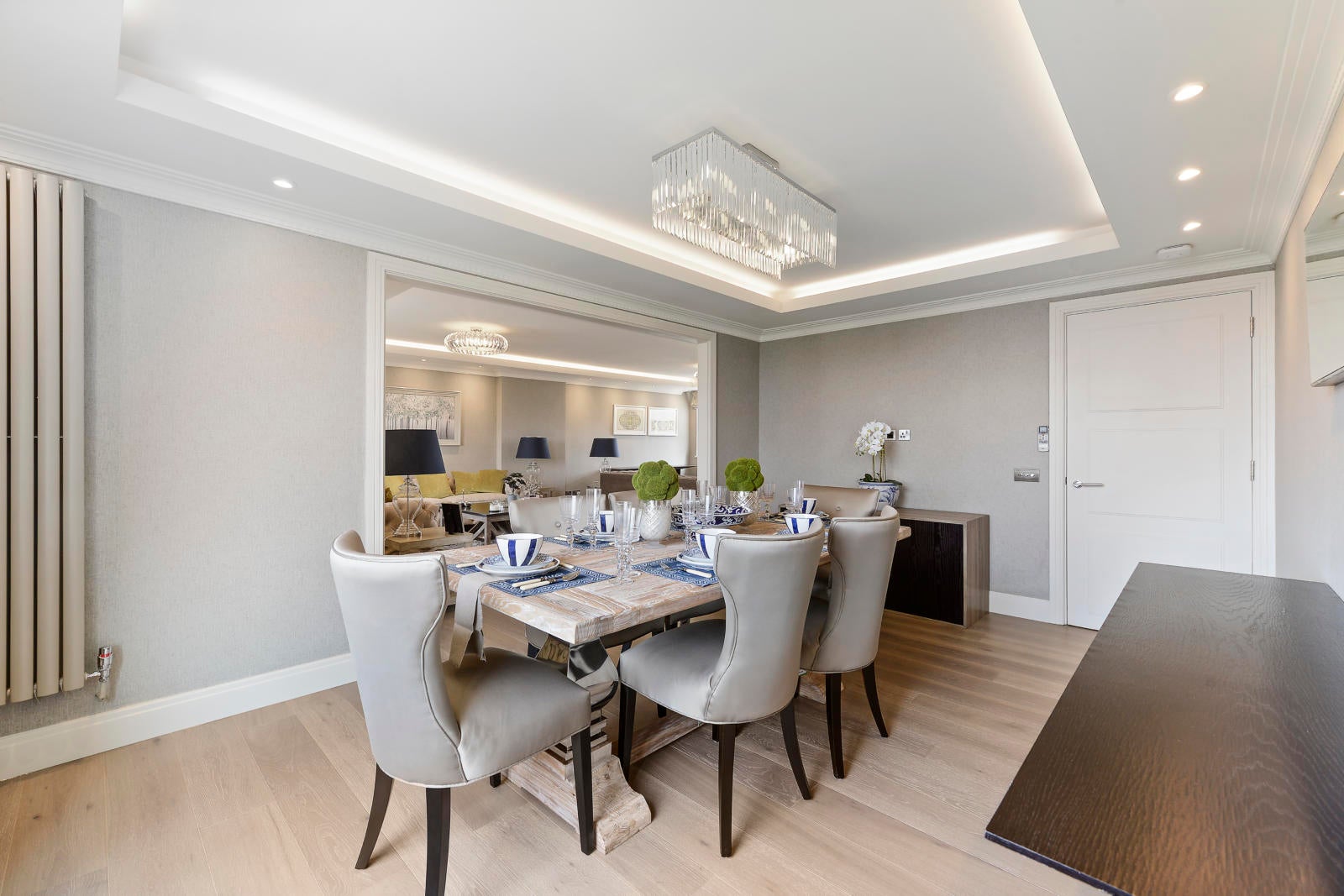 Flat Boydell Court in Greater London