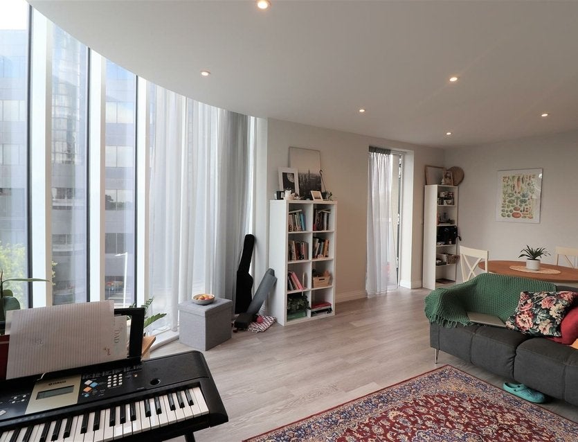 Flat Harefield Road in Greater London