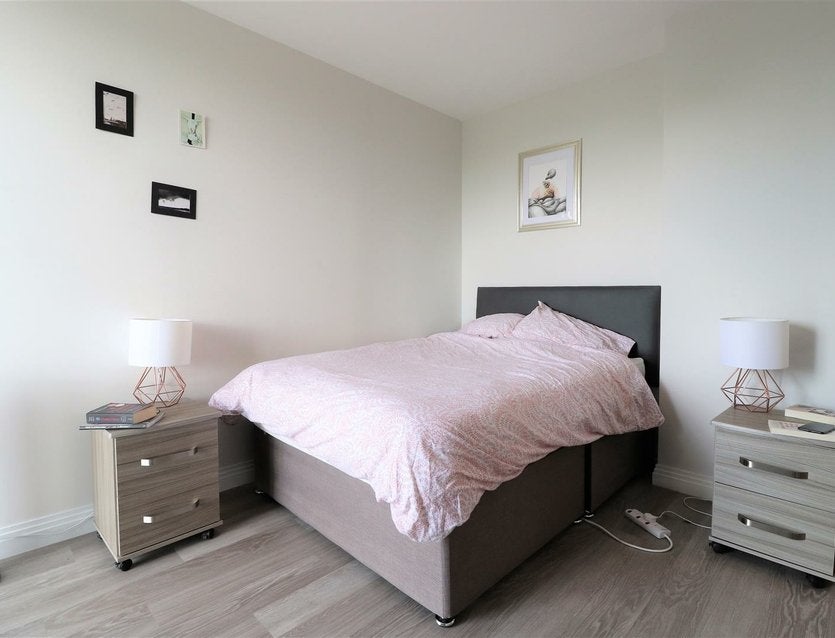 Flat Harefield Road in Greater London