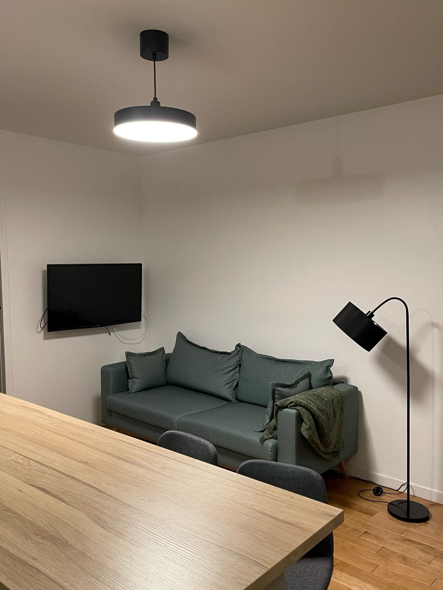 Flat Rue Jean Nicot in Paris