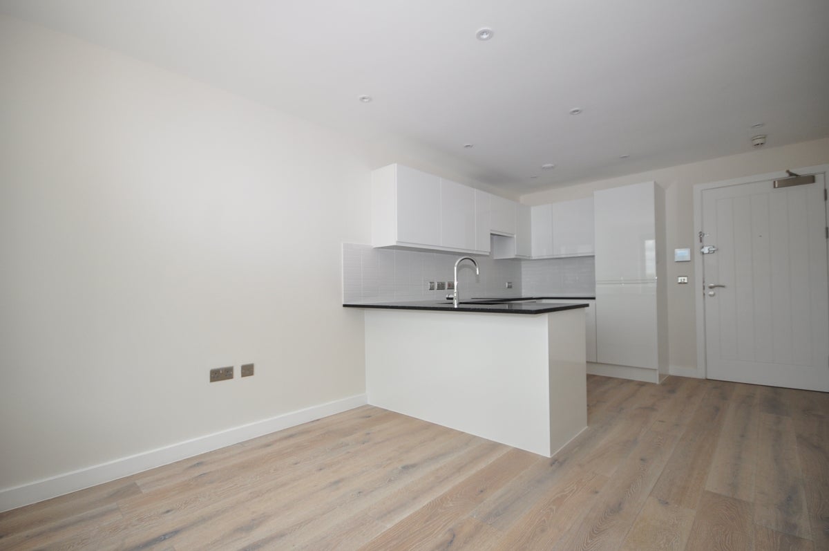 Flat Campbell Road in Greater London