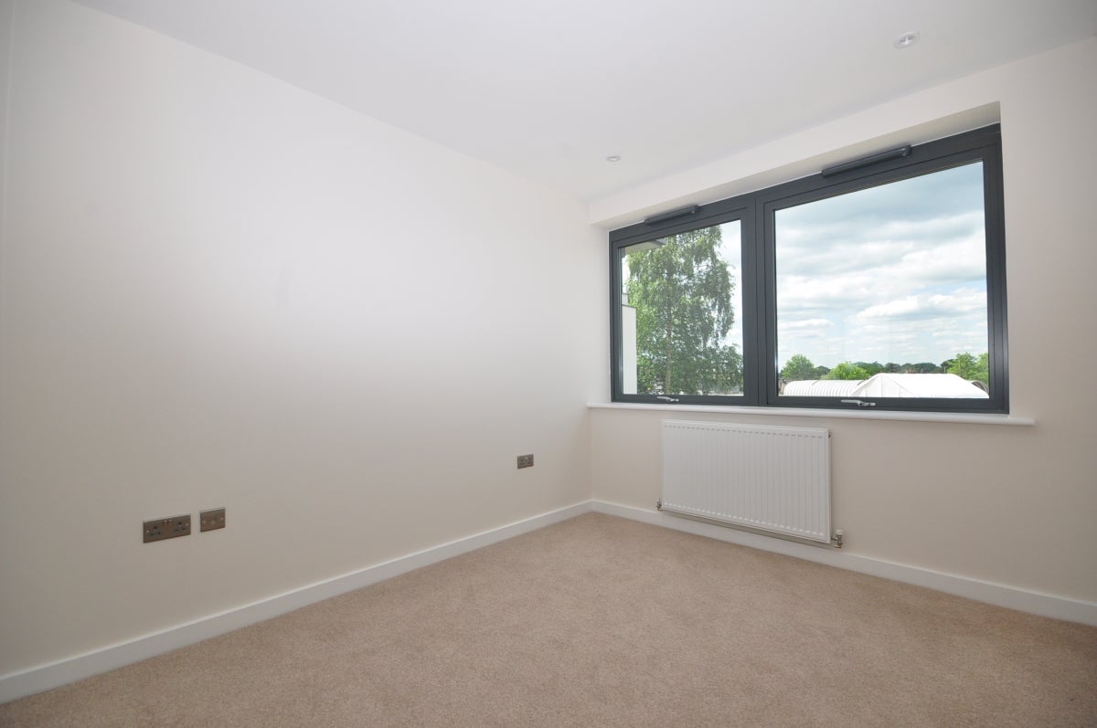 Flat Campbell Road in Greater London