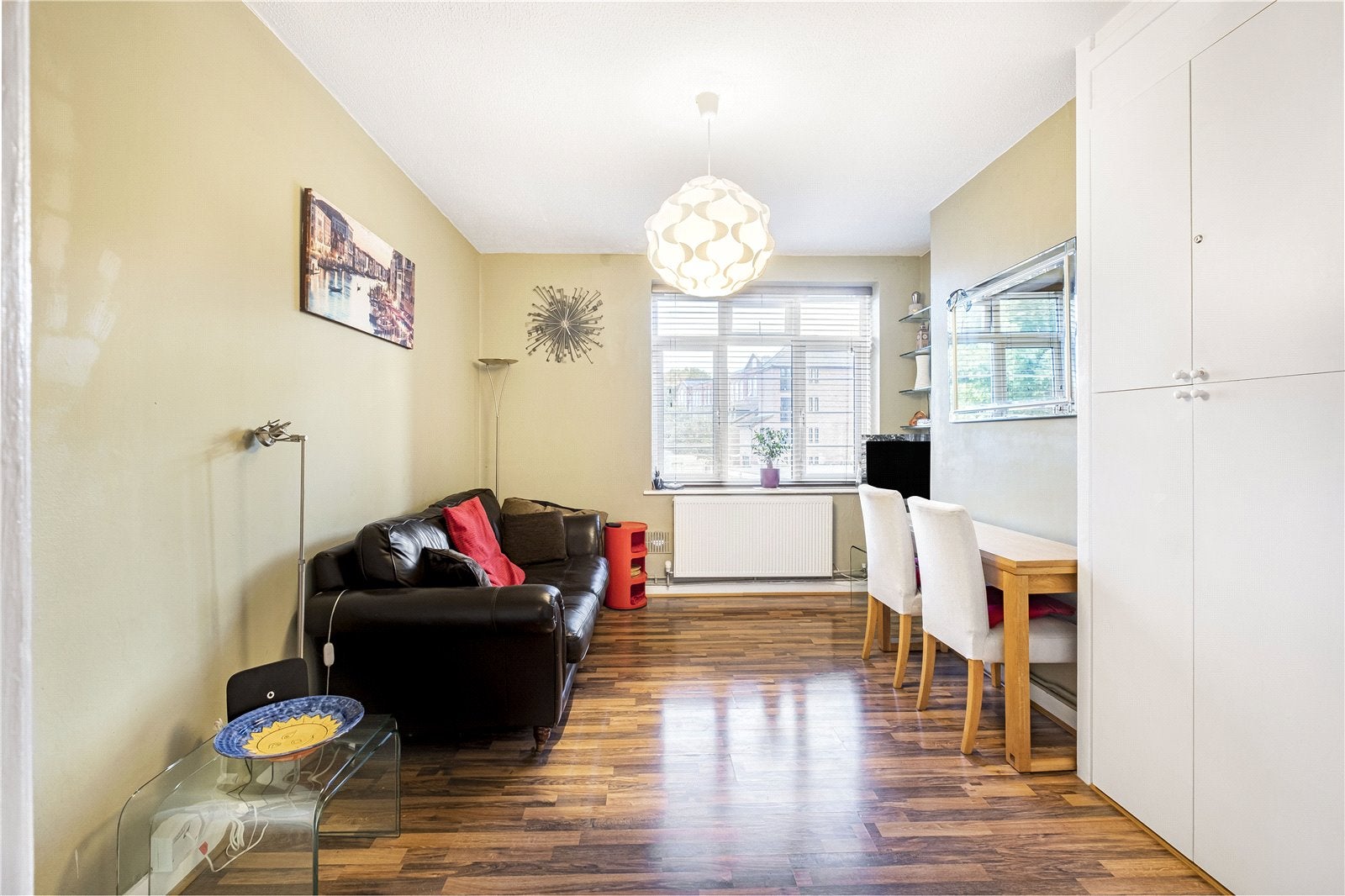 Flat Aberdour Street in Greater London