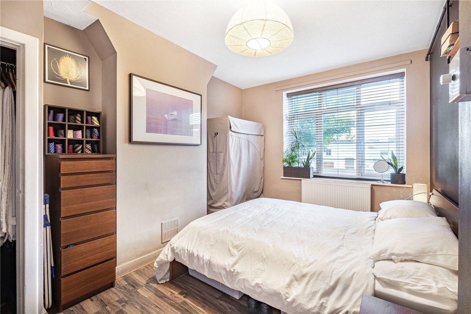 Flat Aberdour Street in Greater London