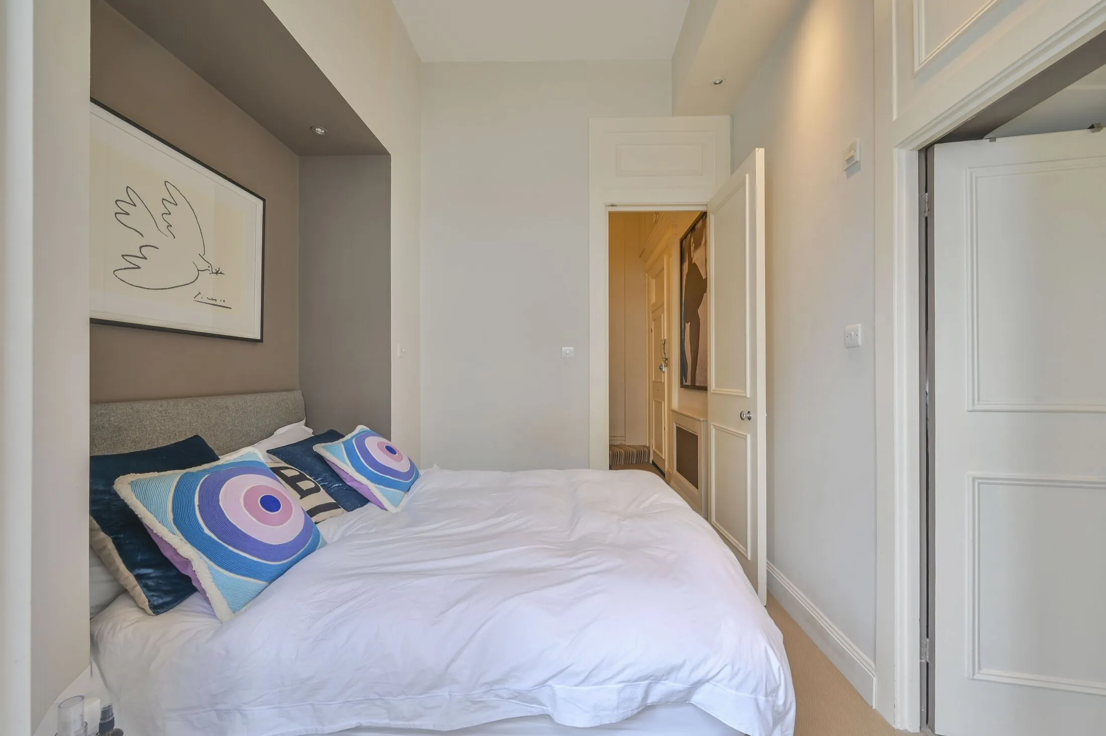 Flat Cornwall Gardens in Greater London