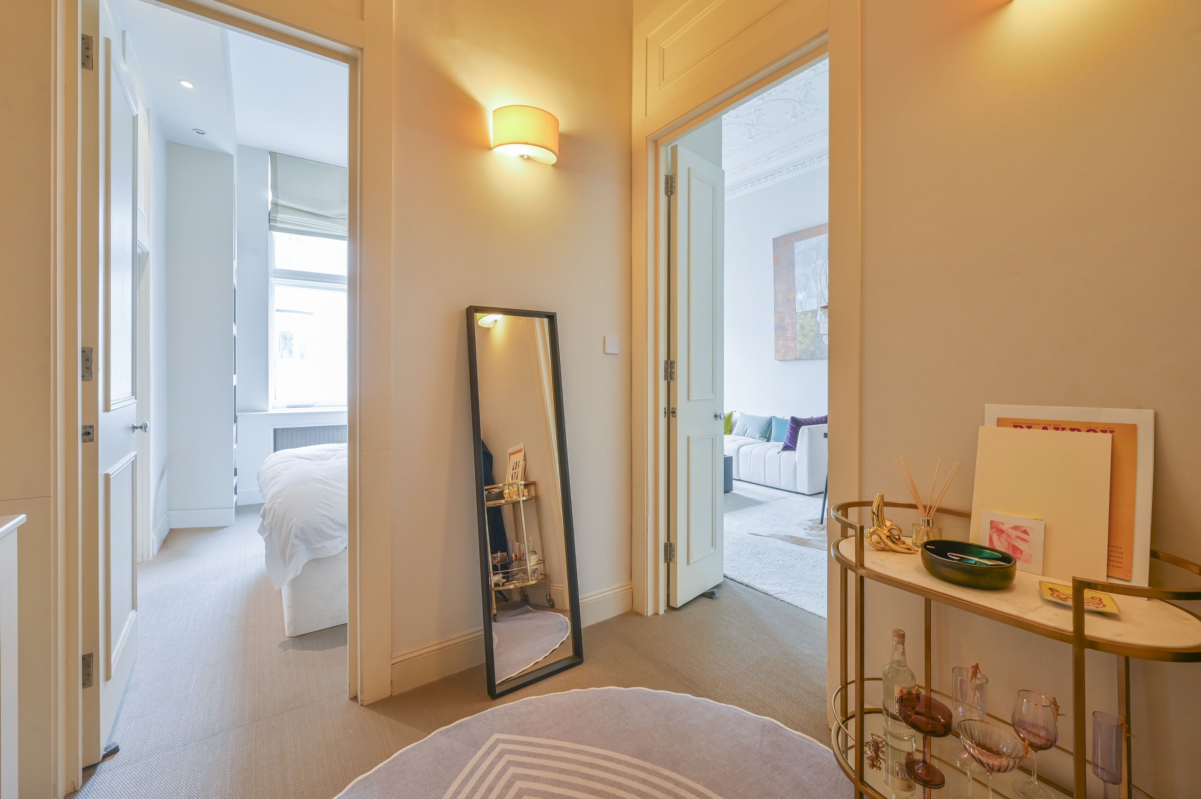 Flat Cornwall Gardens in Greater London