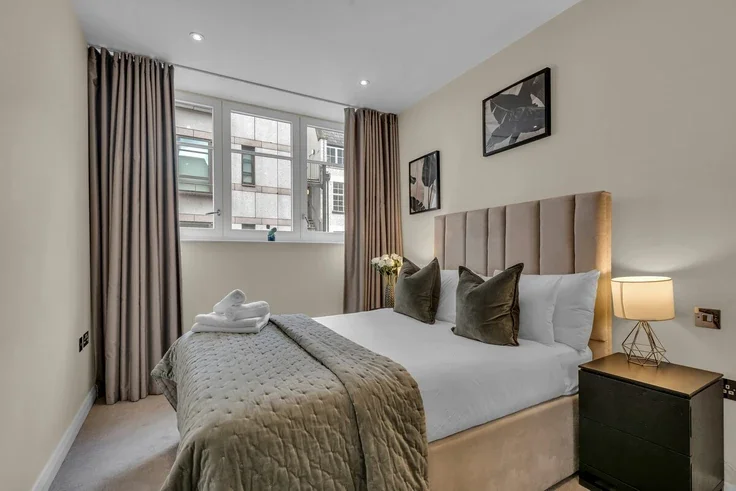 Flat Breams Buildings in City of London