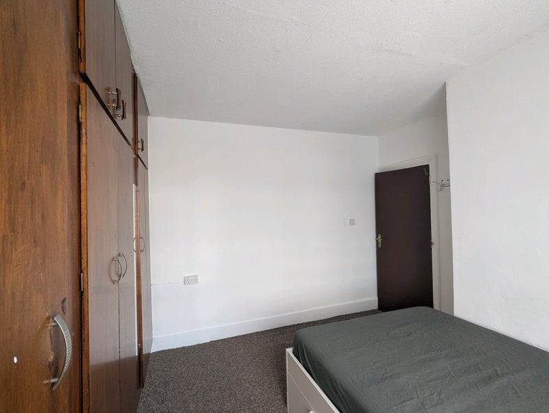 Room Framfield Road in Greater London