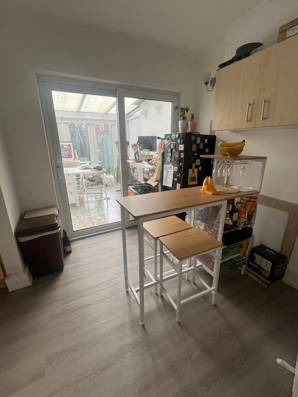 Room Blenheim Road in Greater London