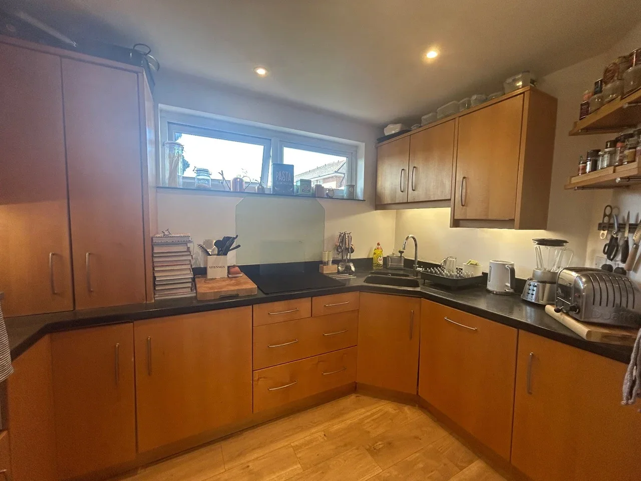 Flat Uxbridge Road in Greater London