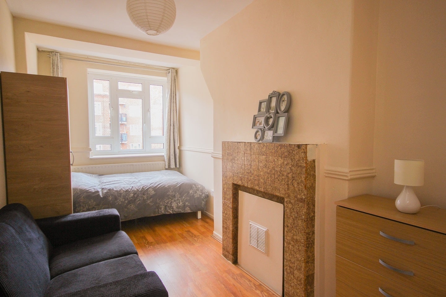 Room Canter Way in Greater London