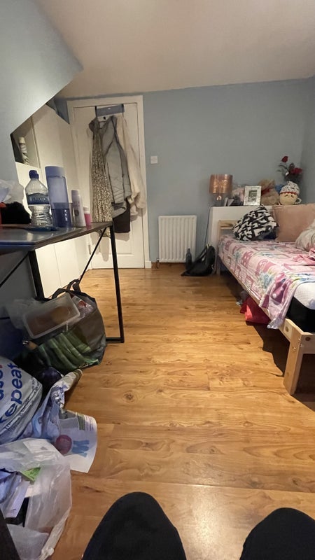 Room Carrick Knowe Drive in City of Edinburgh