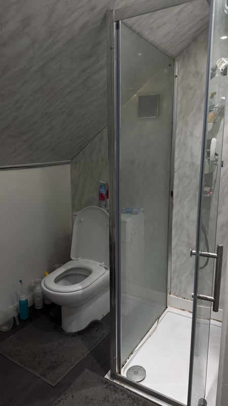 Room Carrick Knowe Drive in City of Edinburgh