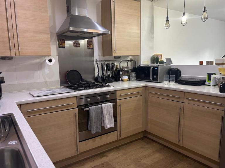 House Douglas Close in Greater London