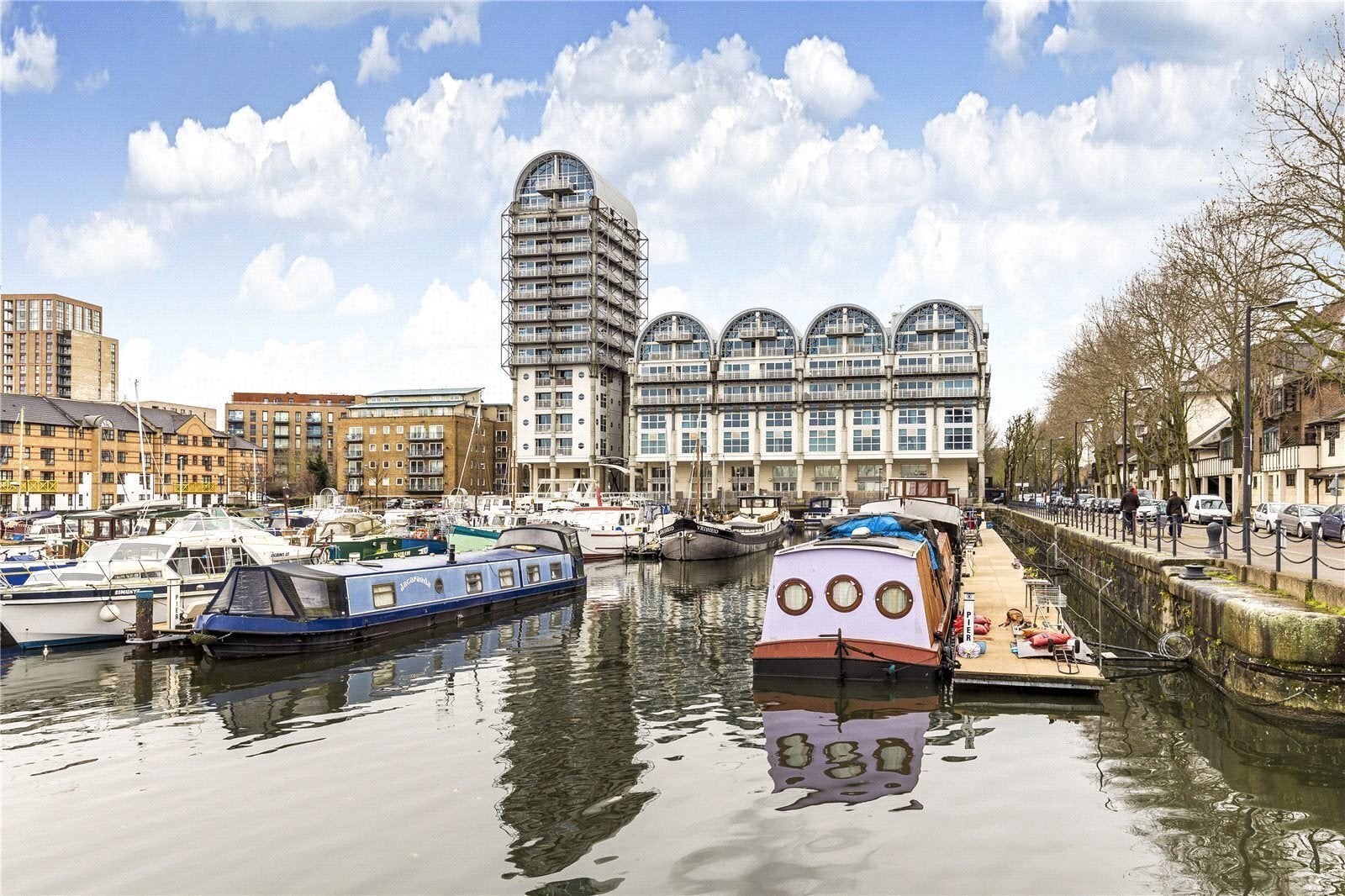 Flat Boat Lifter Way in Greater London