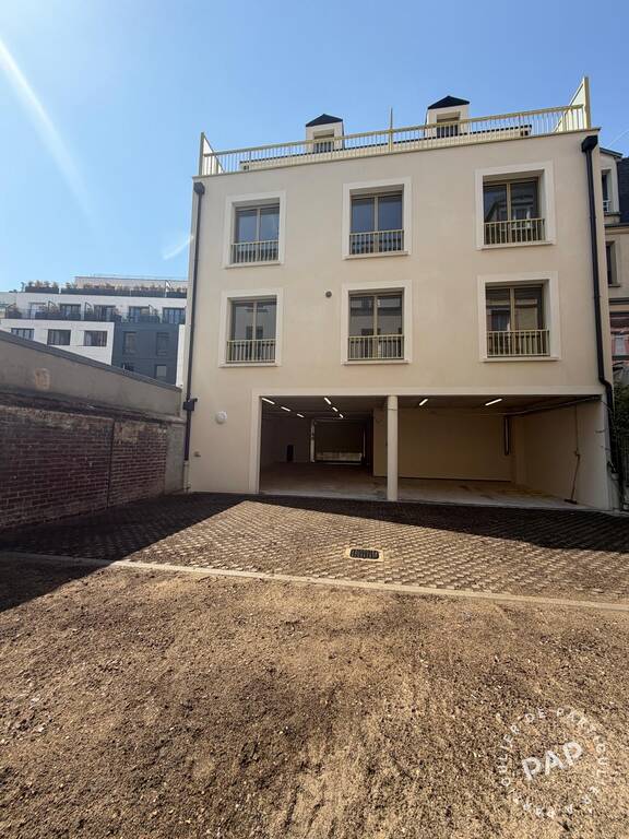 Flat Rue de Suresnes in Garches