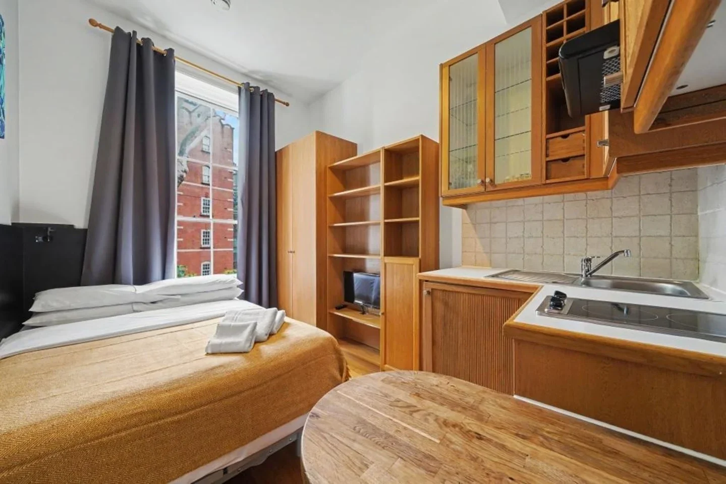 Flat Cartwright Gardens in Greater London