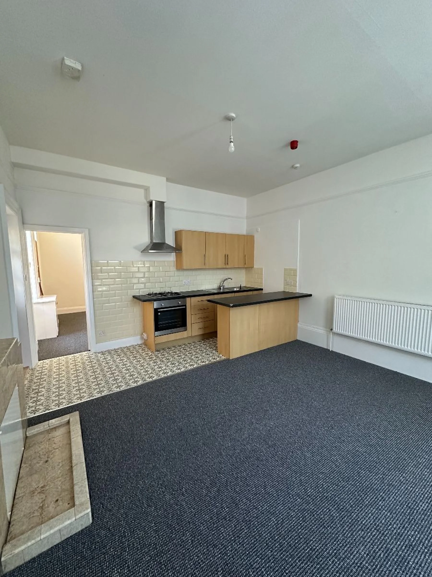 Flat Cromwell Parade in Scarborough