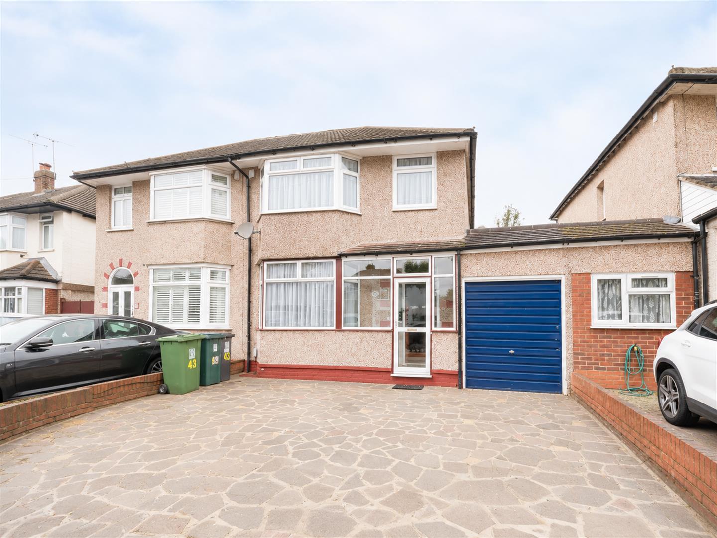 House Westlea Avenue in Watford