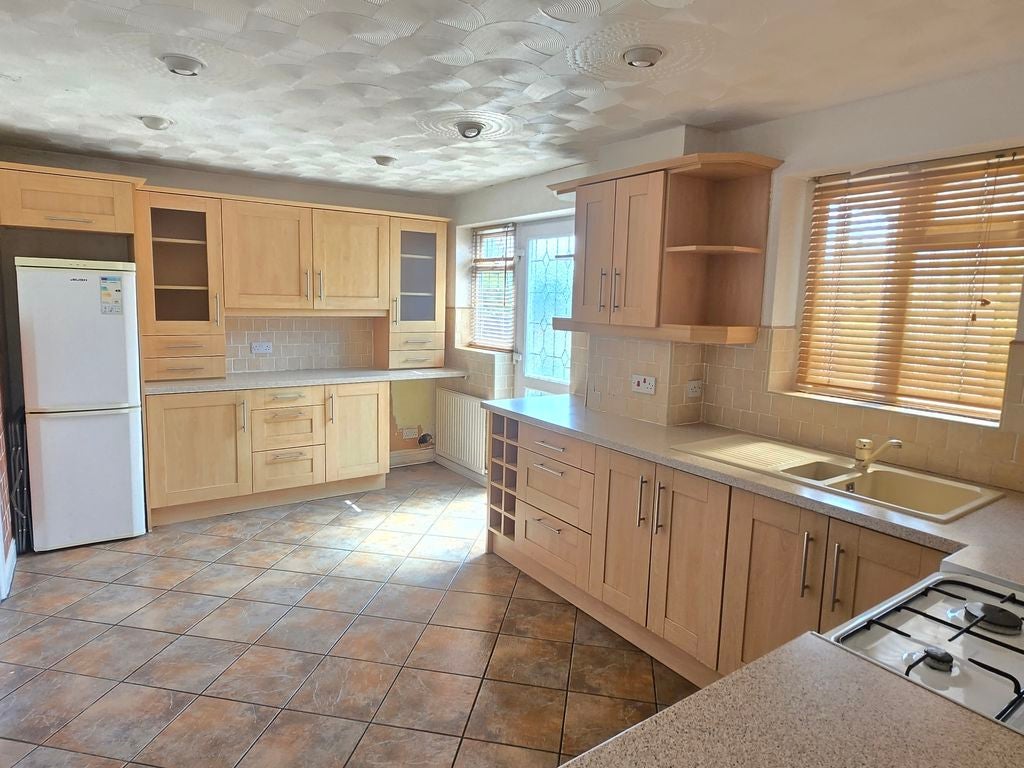 House Roper Way in Coseley