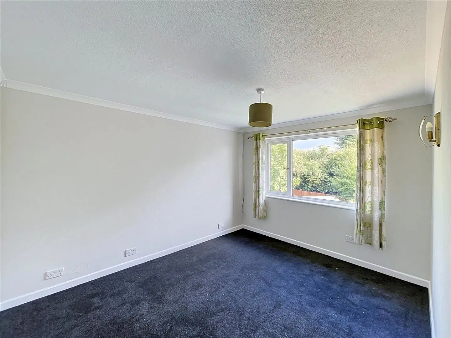 Flat Denton Close in Kenilworth