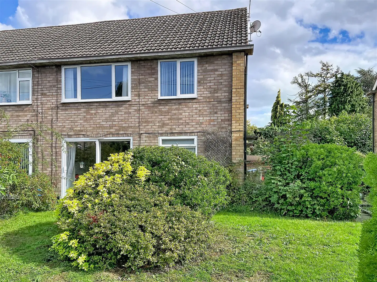 Flat Denton Close in Kenilworth