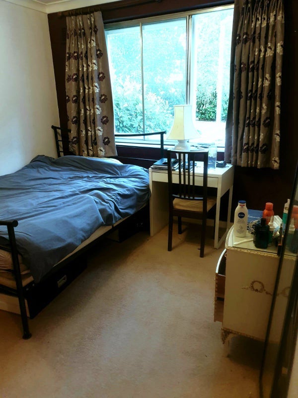 Room Village Way in Greater London