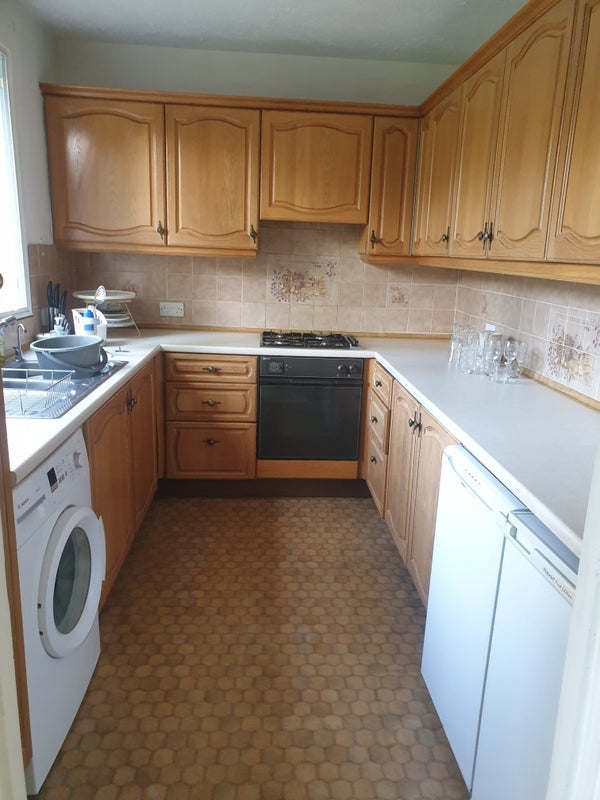 Room Village Way in Greater London