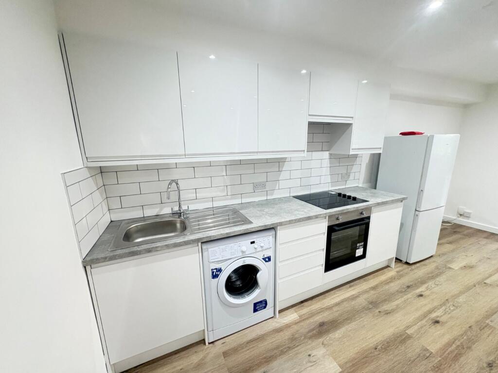 Flat Lilford Road in Greater London