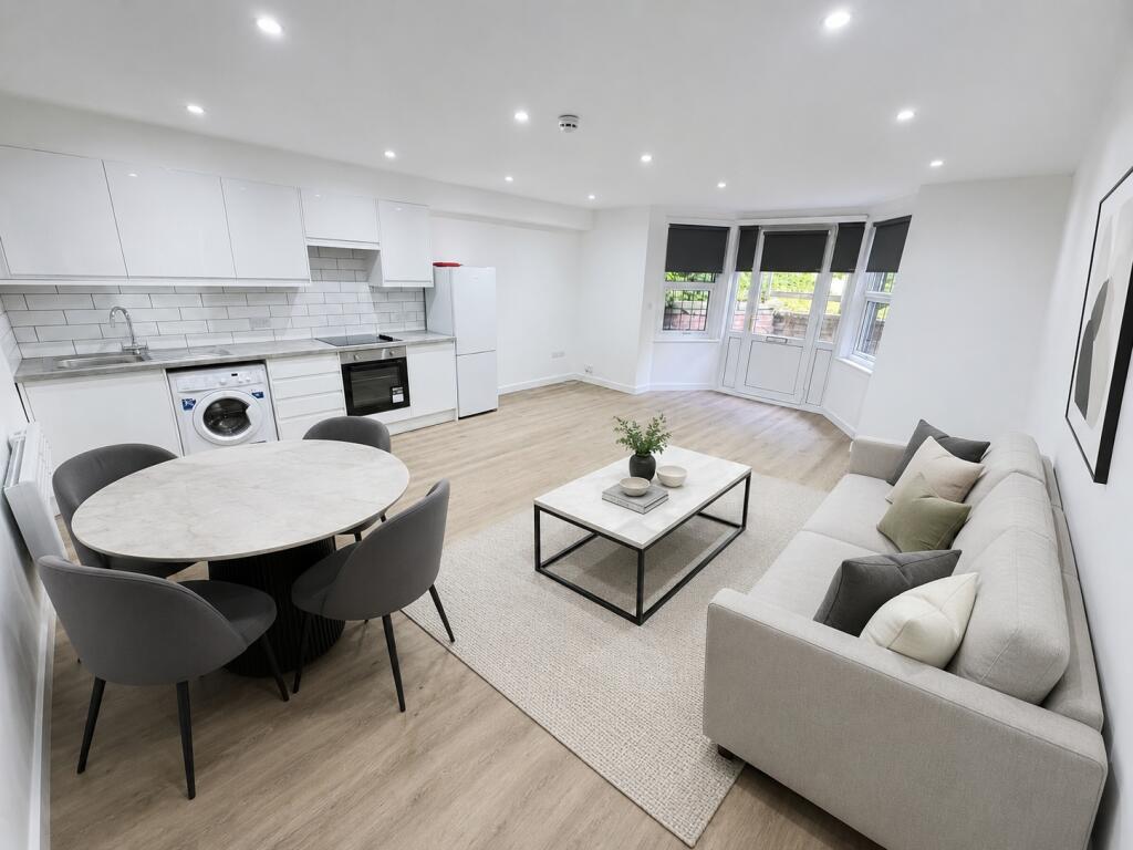 Flat Lilford Road in Greater London