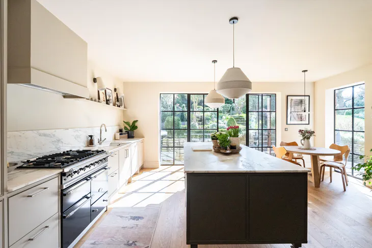House Ellerton Road in Greater London
